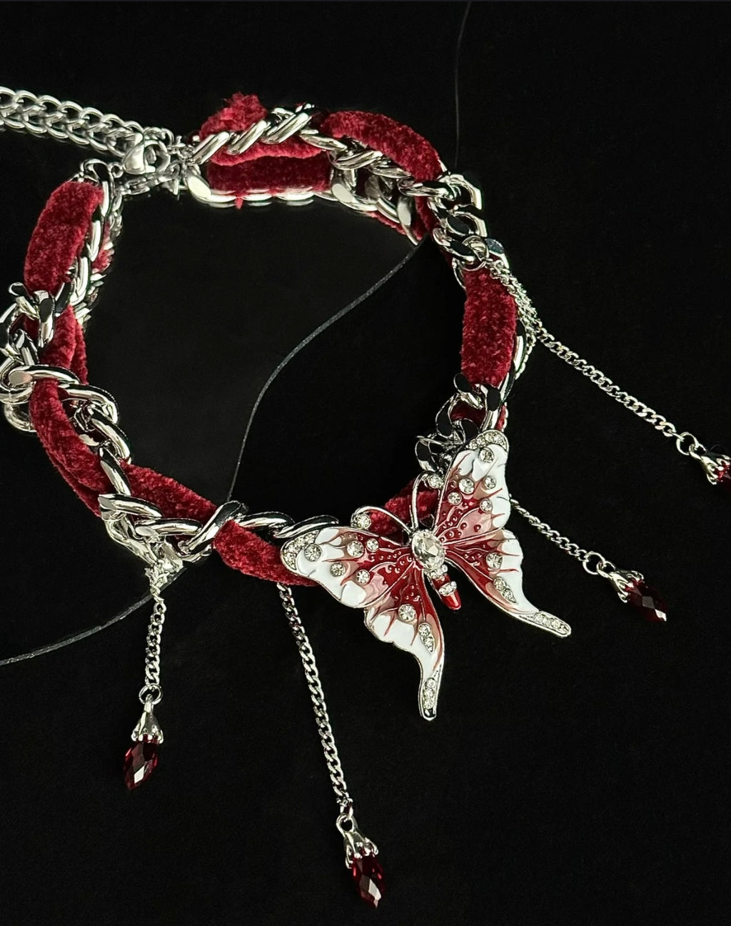 Flying Red - Choker Necklace
