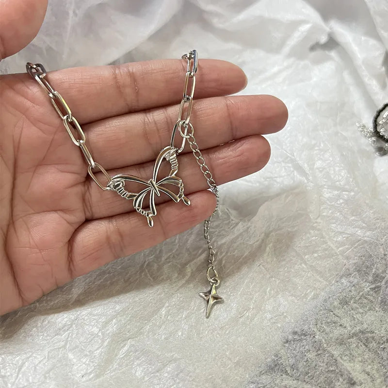 Flying In - Necklace